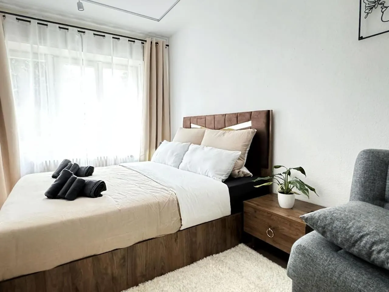 kontakty Holidayhome Apartments I Stylish Private Room In The Heart Of Berlin-Kreuzberg